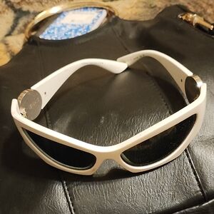 White Wearable Smart Glasses